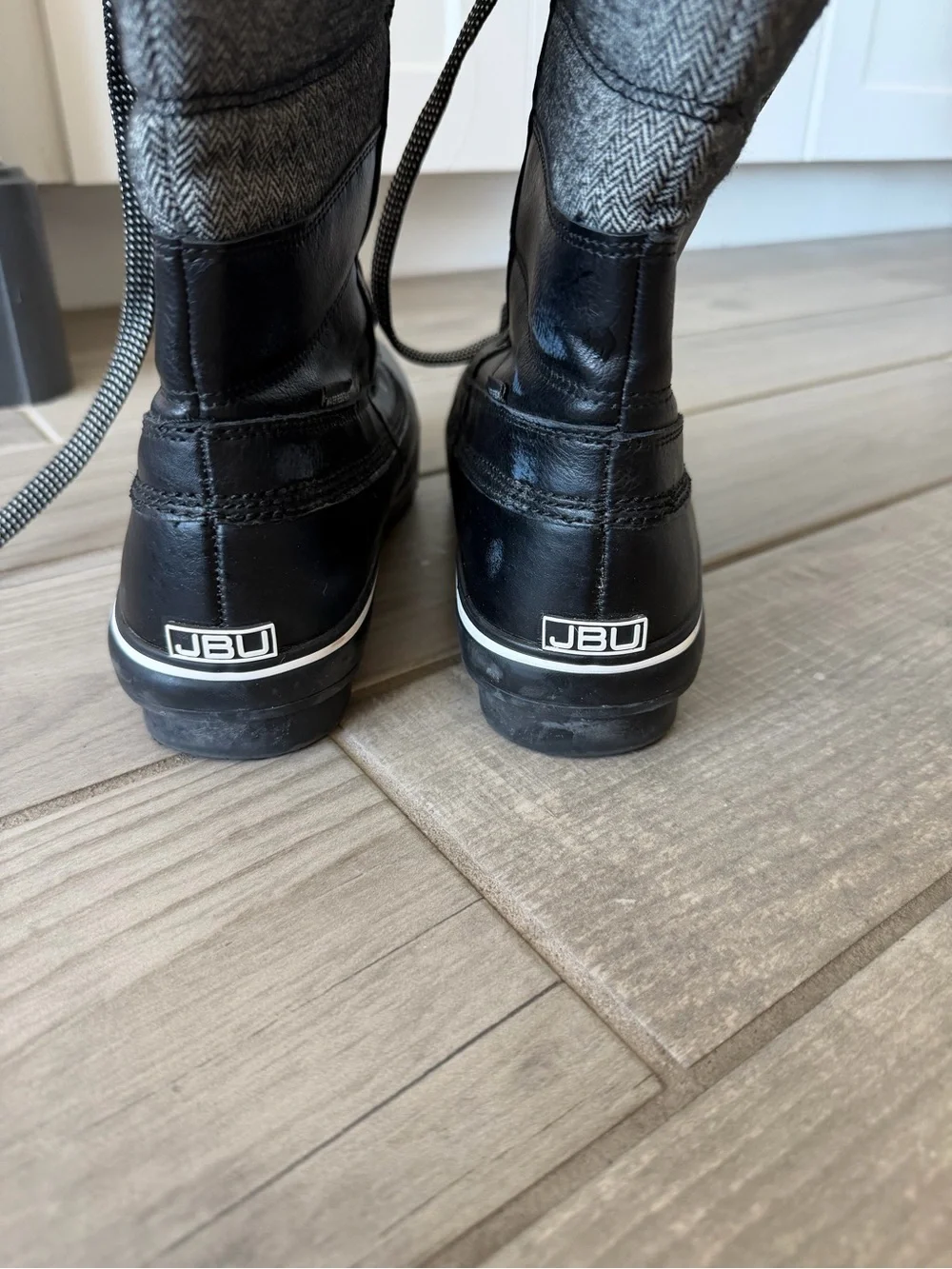 JBU Black Lace-Up Winter water resistant Boots with Cream Faux Fur Collar
